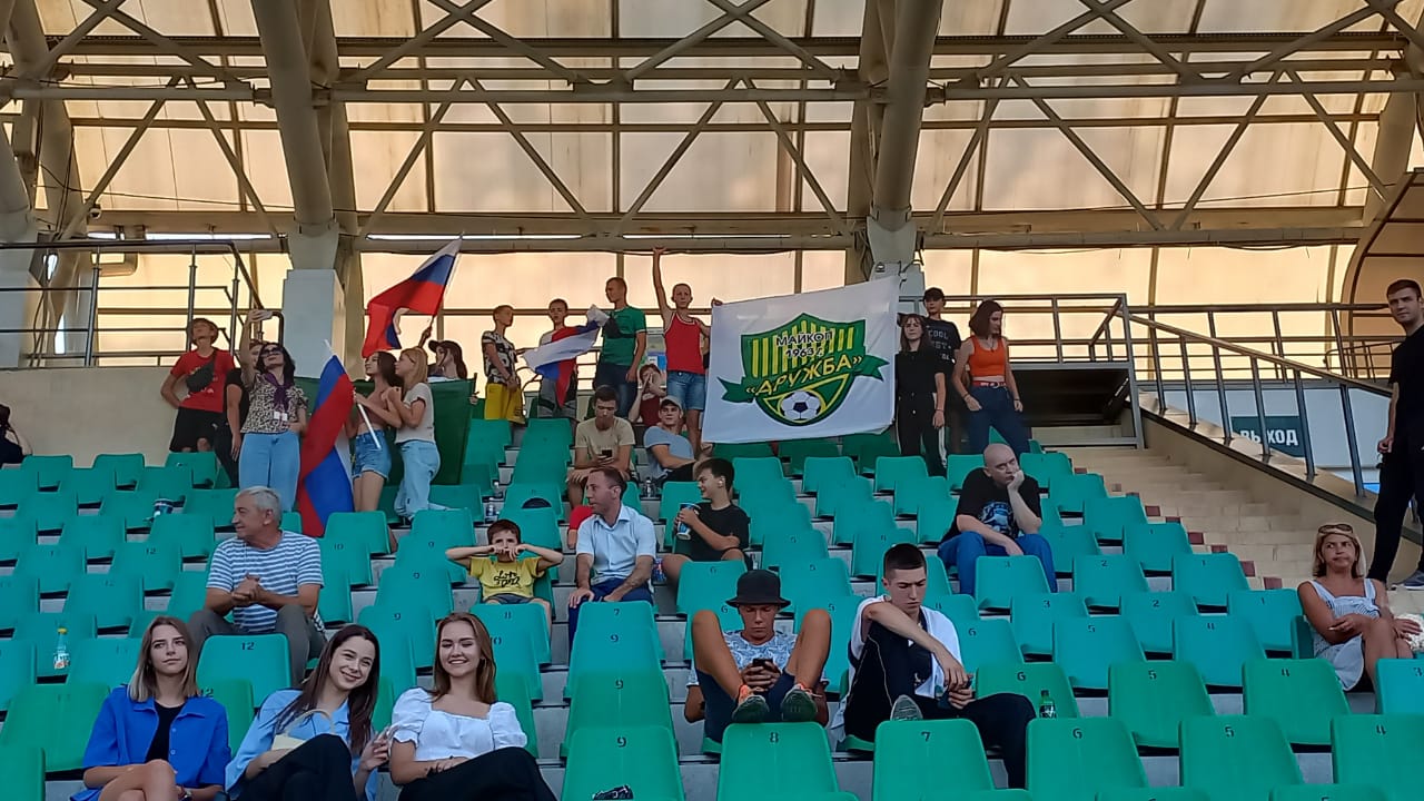 Юные болельщики из Херсонской области поддержали «Дружбу»