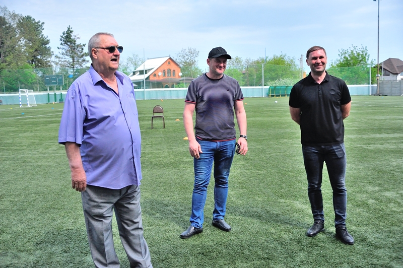 В Майкопе проведен детский турнир по футболу