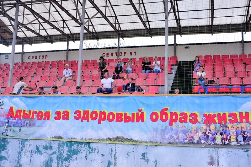 В Майкопе проведен детский турнир по футболу