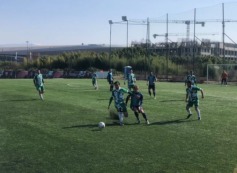 Сегодня на сборах «Дружба» провела первый в этом году товарищеский матч