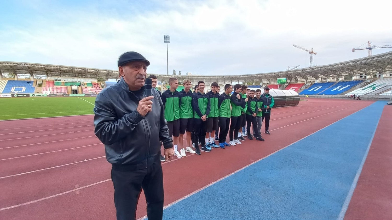 Юных футболистов Адыгеи поздравили с победой