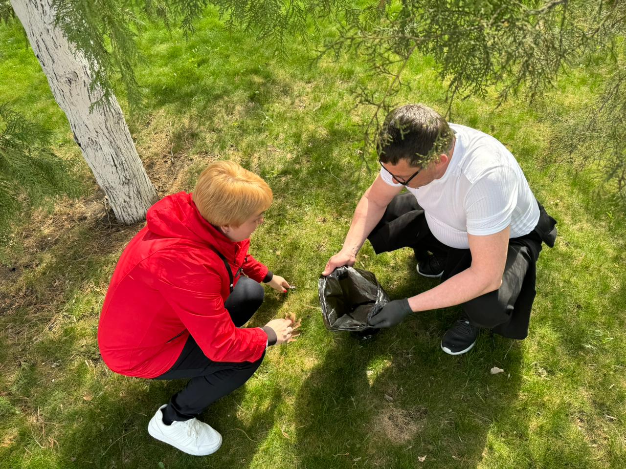 Руководство и администрация ФК «Дружба» приняли участие в субботнике