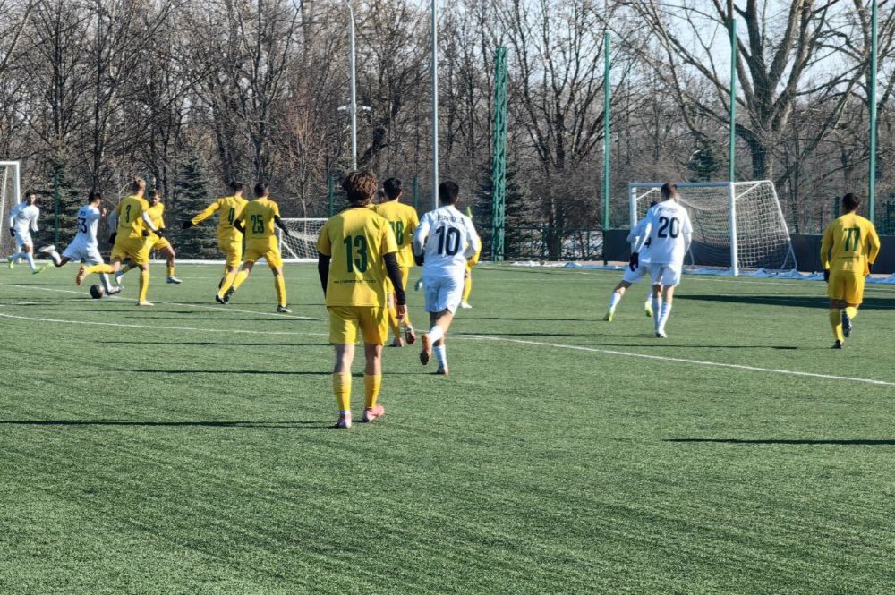 Выигрываем в товарищеском матче