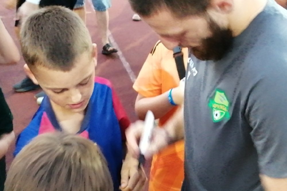 Провели открытую тренировку и встречу с болельщиками