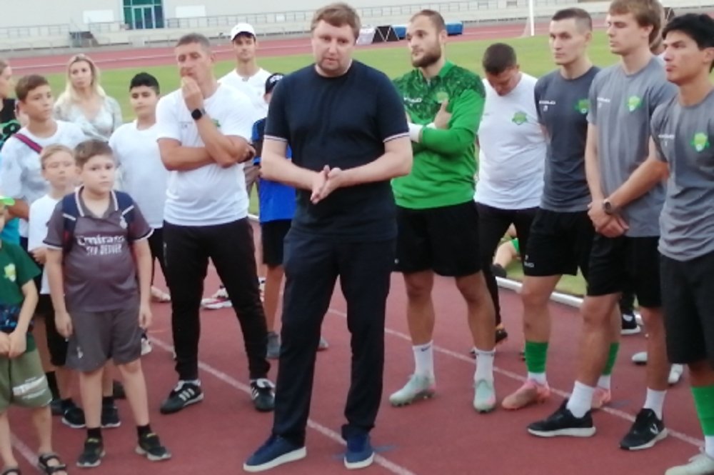 Провели открытую тренировку и встречу с болельщиками