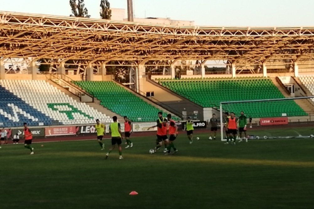 Провели открытую тренировку и встречу с болельщиками